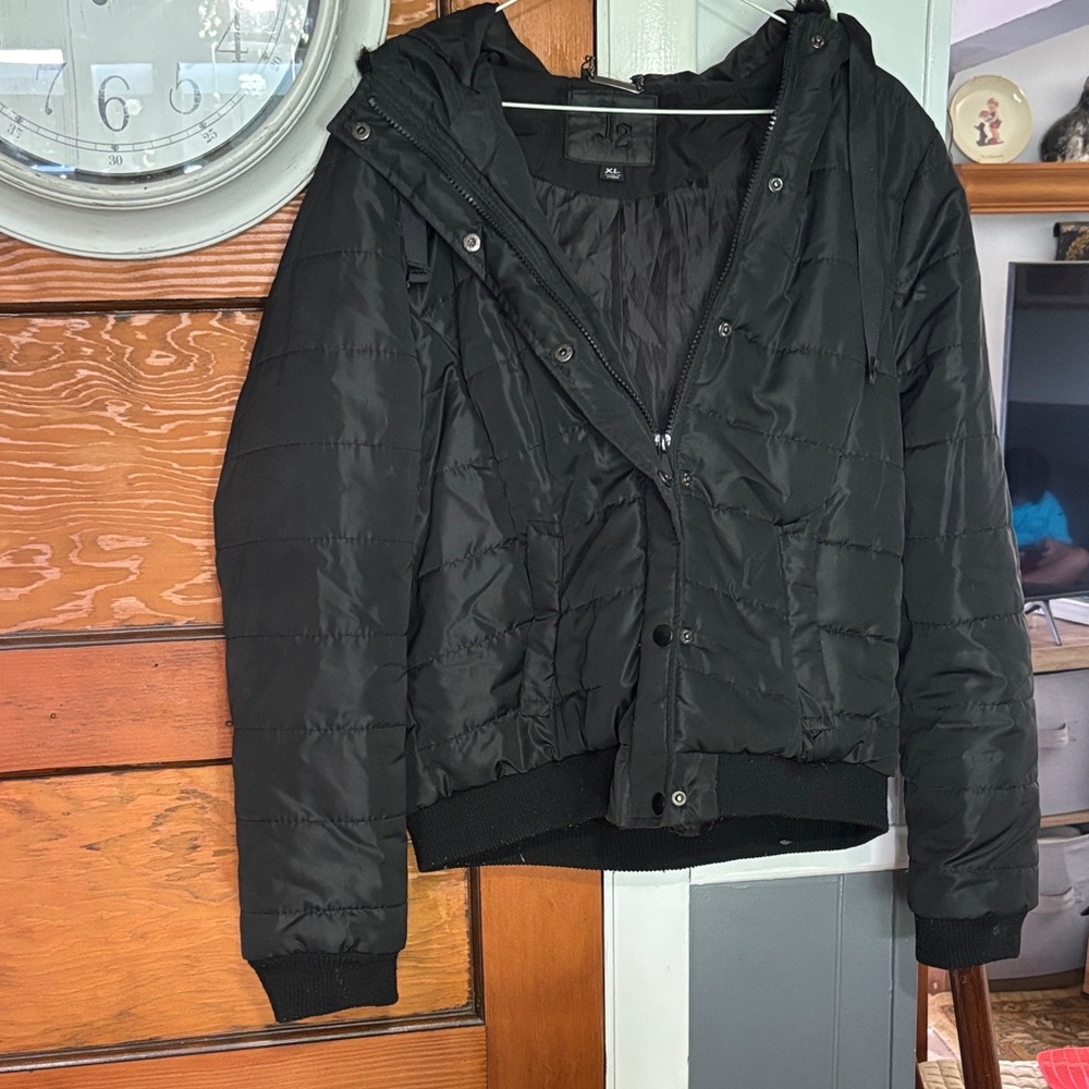 Elegant Black Puffer Jacket for Women